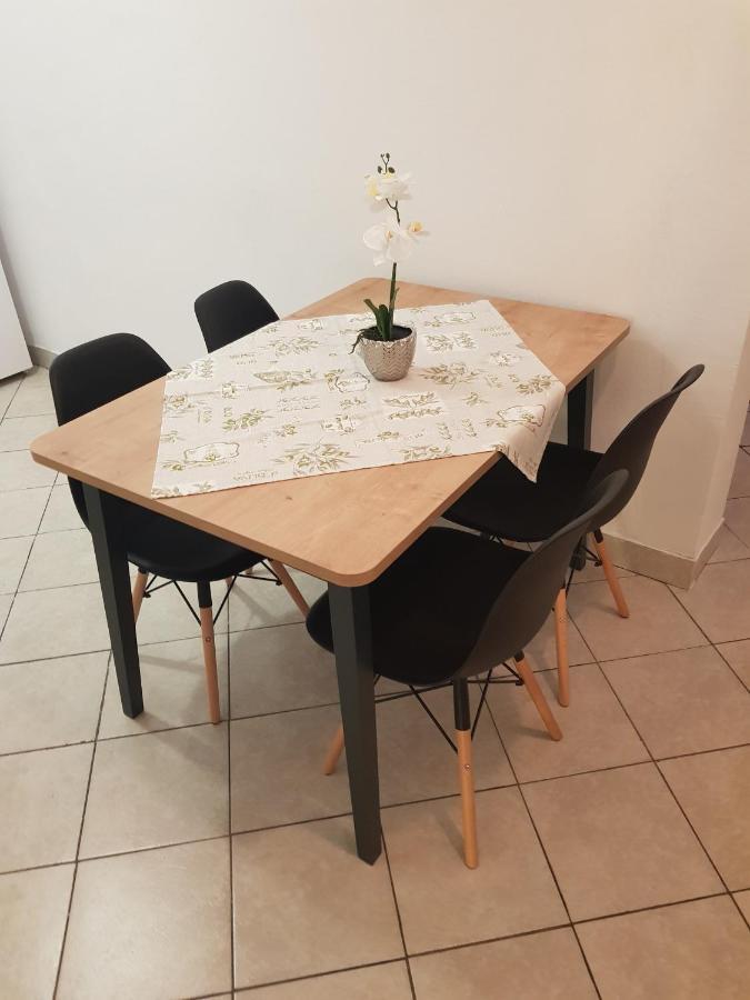 Apartmani Katica Novalja Eksteriør bilde