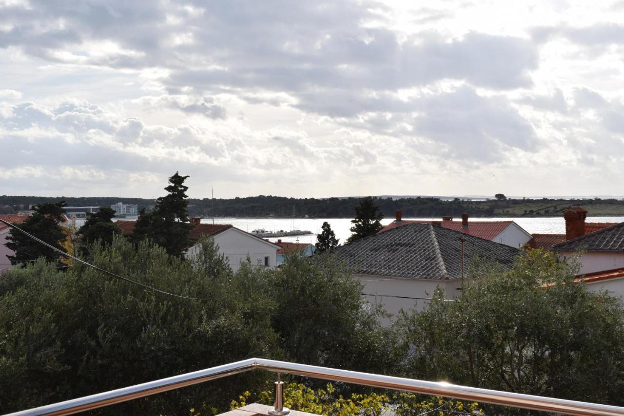 Apartmani Katica Novalja Eksteriør bilde