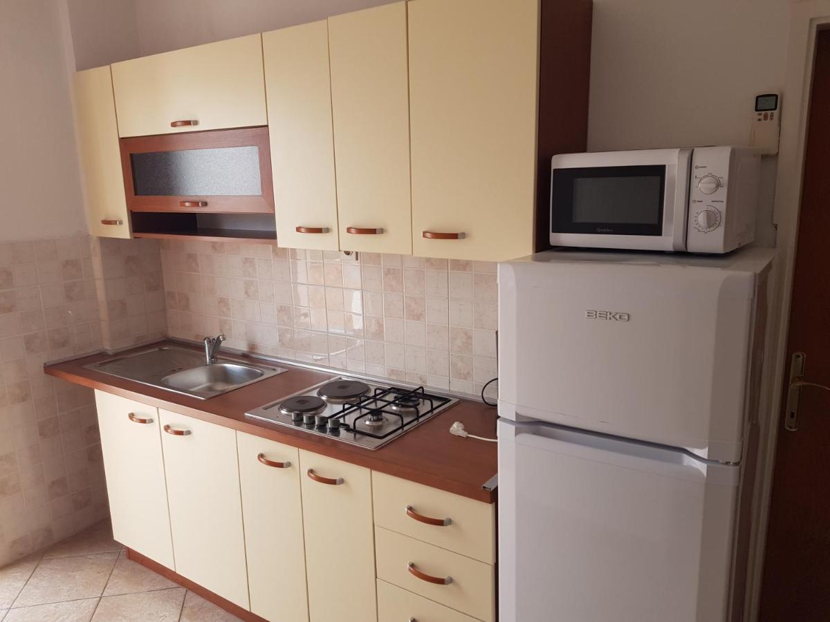 Apartmani Katica Novalja Eksteriør bilde