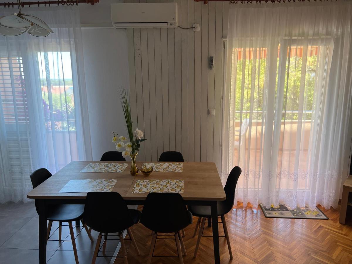 Apartmani Katica Novalja Eksteriør bilde